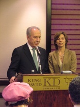 Shimon Peres con l’interprete Silvia Pallottino